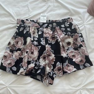 Lock & Key Silky Floral Shorts - Size Medium